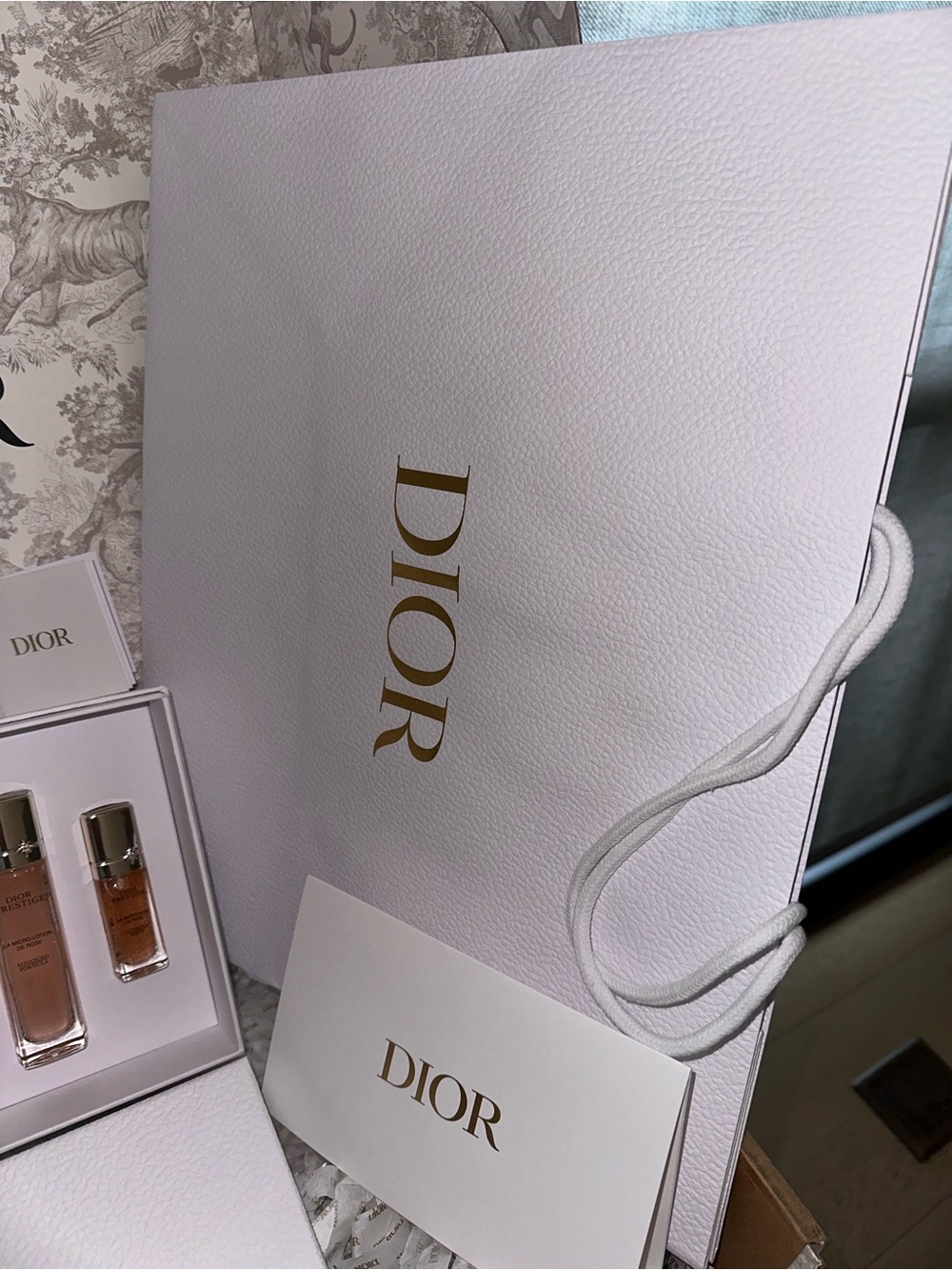Dior New 2026 Prestige Set,Powder puffs, Large Gift Bag,Large Couture Box & More - Picture 13 of 16